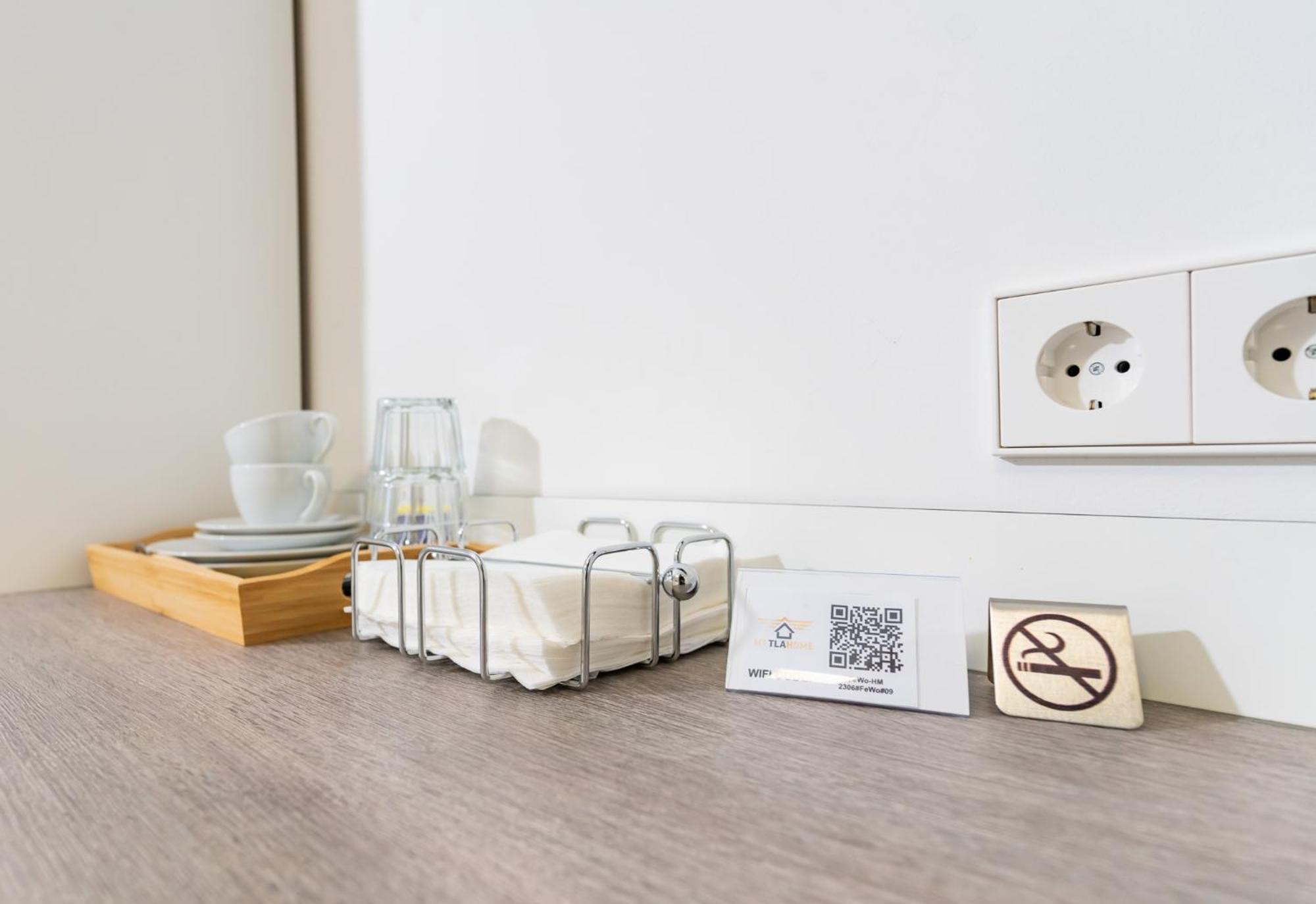 Private Room #1 With King Size, Ground Floor, Ac, Only 2Min To Rab Ramstein-Miesenbach Buitenkant foto