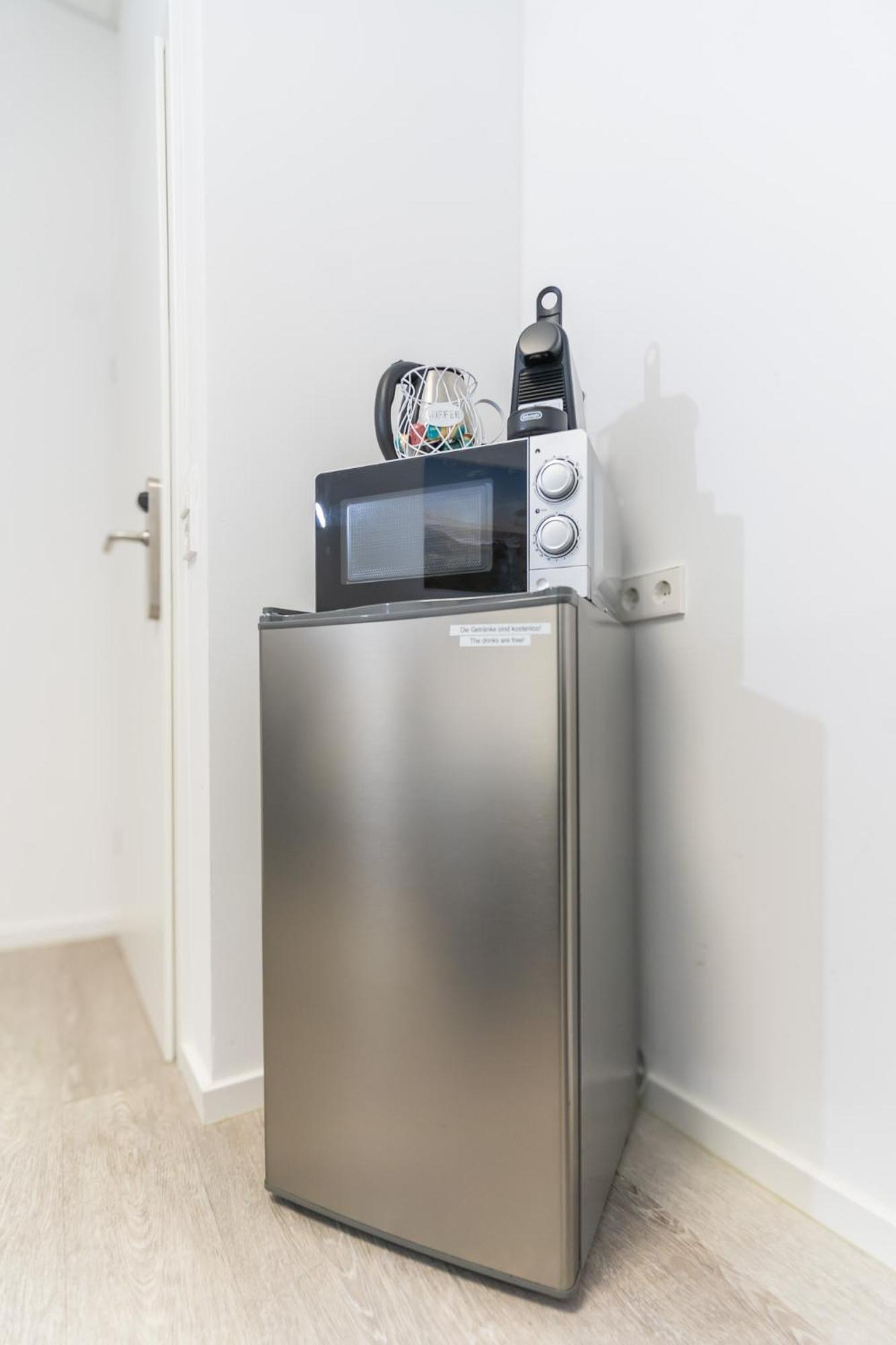 Private Room #1 With King Size, Ground Floor, Ac, Only 2Min To Rab Ramstein-Miesenbach Buitenkant foto
